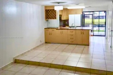 Touwnhouse à vendre à Davie, Floride: 2 chambres, 112.97 m2 № 2169599 - photo 3