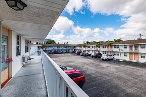 Condominio en venta en West Palm Beach, Florida, 2 dormitorios, 72 m2 № 2084482 - foto 30