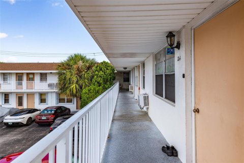Condominio en venta en West Palm Beach, Florida, 2 dormitorios, 72 m2 № 2084482 - foto 24