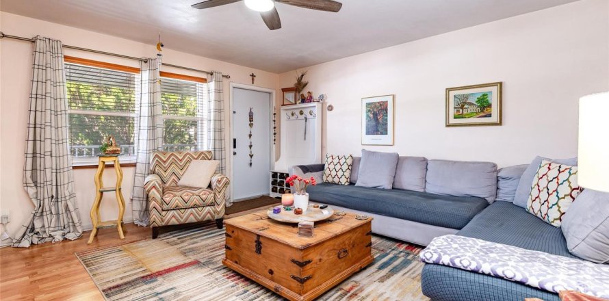 Condominio en West Palm Beach, Florida, 2 dormitorios  № 2084482