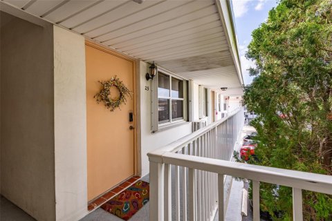 Condominio en venta en West Palm Beach, Florida, 2 dormitorios, 72 m2 № 2084482 - foto 23