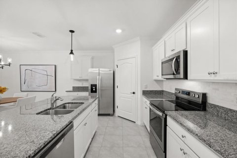 House in Apopka, Florida 4 bedrooms, 171.5 sq.m. № 1819028 - photo 7