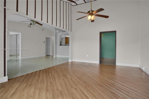 Купить виллу или дом в Маргит, Флорида 2 спальни, 109.25м2, № 2030554 - фото 21