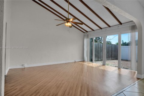 Купить виллу или дом в Маргит, Флорида 2 спальни, 109.25м2, № 2030554 - фото 20