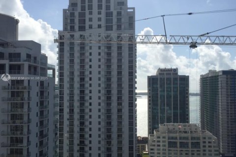 Condo in Miami, Florida, 2 bedrooms  № 2017267 - photo 13