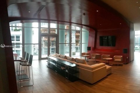 Condo in Miami, Florida, 2 bedrooms  № 2017267 - photo 17