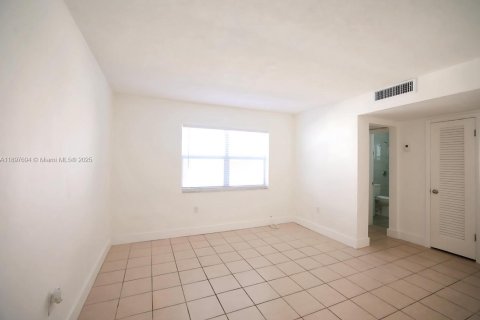 Apartamento en alquiler en North Miami Beach, Florida, 1 dormitorio, 83.61 m2 № 1948873 - foto 6