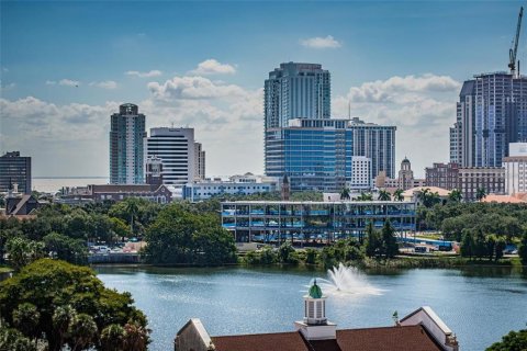 Condo in Saint Petersburg, Florida, 3 bedrooms  № 2284727 - photo 1