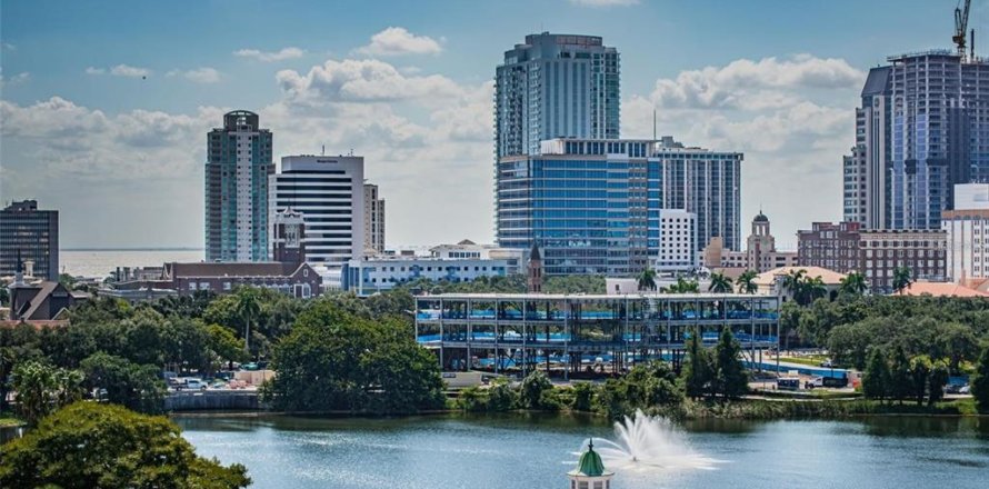 Condo in Saint Petersburg, Florida, 3 bedrooms  № 2284727