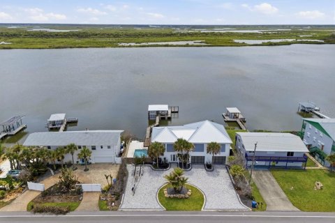 House in New Smyrna Beach, Florida 3 bedrooms, 259.38 sq.m. № 2104657 - photo 2