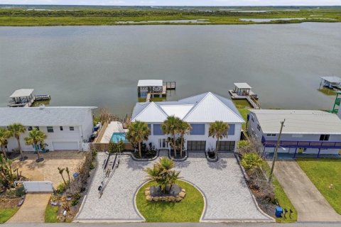 Casa en New Smyrna Beach, Florida 3 dormitorios, 259.38 m2 № 2104657