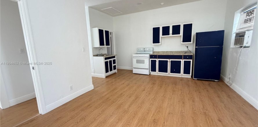 Квартира в Холливуд, Флорида 2 спальни, 69.68м2 № 1955131