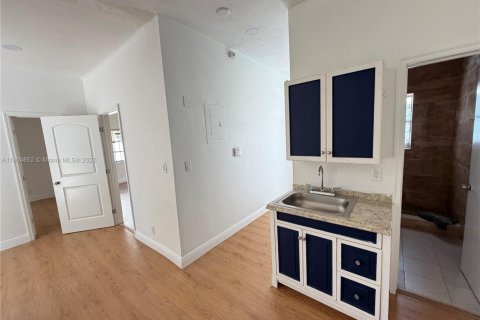 Снять в аренду квартиру в Холливуд, Флорида 2 спальни, 69.68м2, № 1955131 - фото 3