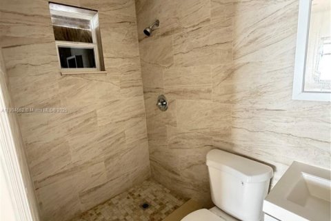 Снять в аренду квартиру в Холливуд, Флорида 2 спальни, 69.68м2, № 1955131 - фото 10