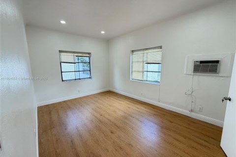 Appartement à louer à Hollywood, Floride: 2 chambres, 69.68 m2 № 1955131 - photo 14