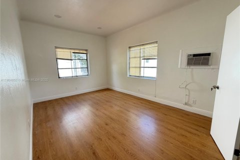 Снять в аренду квартиру в Холливуд, Флорида 2 спальни, 69.68м2, № 1955131 - фото 6