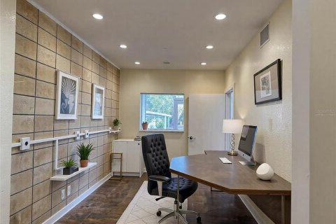 Propiedad comercial en alquiler en Clearwater, Florida, 108.42 m2 № 1561688 - foto 6