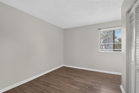 Townhouse in Tampa, Florida 2 bedrooms, 99.59 sq.m. № 2384257 - photo 18