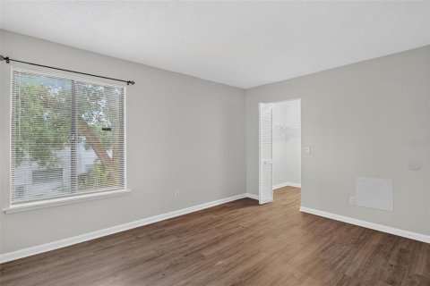 Townhouse in Tampa, Florida 2 bedrooms, 99.59 sq.m. № 2384257 - photo 21