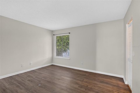 Townhouse in Tampa, Florida 2 bedrooms, 99.59 sq.m. № 2384257 - photo 16