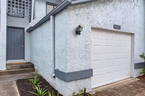 Townhouse in Tampa, Florida 2 bedrooms, 99.59 sq.m. № 2384257