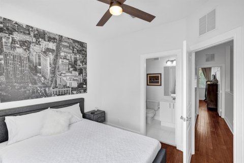 Adosado en alquiler en Fort Lauderdale, Florida, 2 dormitorios, 157.19 m2 № 1954361 - foto 15