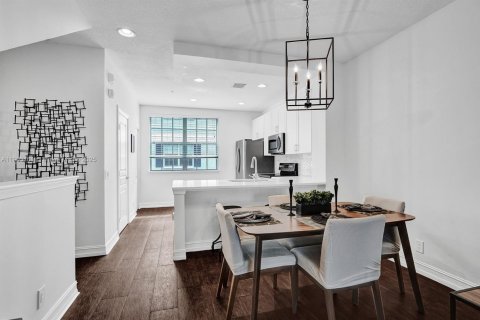 Adosado en alquiler en Fort Lauderdale, Florida, 2 dormitorios, 157.19 m2 № 1954361 - foto 7