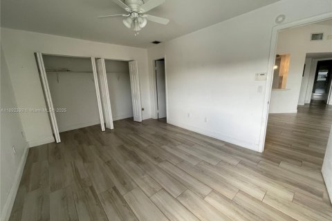 Снять в аренду кондоминиум в Хомстед, Флорида 2 спальни, 90.12м2, № 1943999 - фото 6