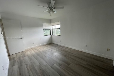 Снять в аренду кондоминиум в Хомстед, Флорида 2 спальни, 90.12м2, № 1943999 - фото 14