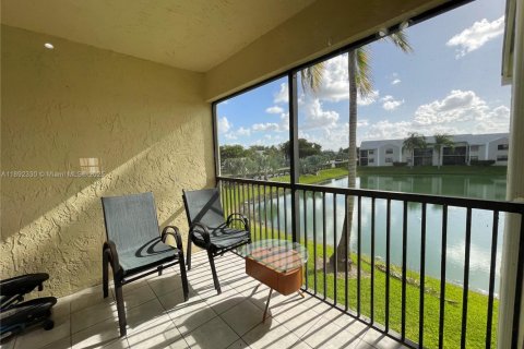 Снять в аренду кондоминиум в Хомстед, Флорида 2 спальни, 90.12м2, № 1943999 - фото 7