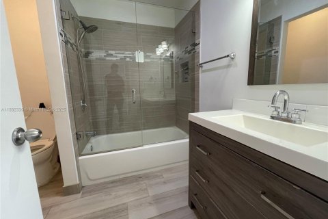 Снять в аренду кондоминиум в Хомстед, Флорида 2 спальни, 90.12м2, № 1943999 - фото 13