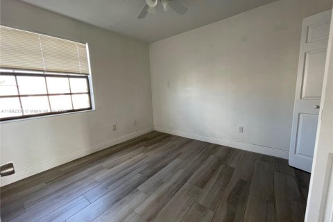 Снять в аренду кондоминиум в Хомстед, Флорида 2 спальни, 90.12м2, № 1943999 - фото 9