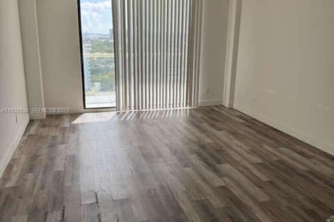 Condo à North Miami, Floride, 1 chambre  № 2039185