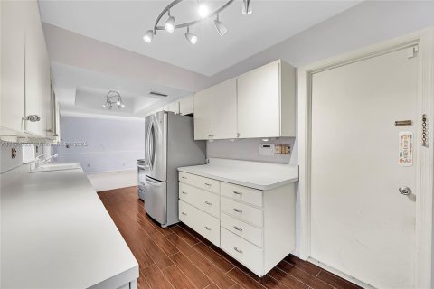 Casa en venta en Coral Springs, Florida, 4 dormitorios, 181.53 m2 № 1794692 - foto 10