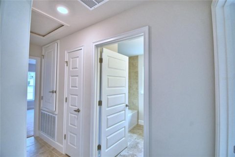 House in Auburndale, Florida 4 bedrooms, 201.51 sq.m. № 2215229 - photo 22