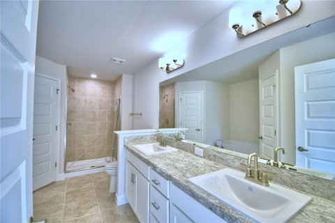 House in Auburndale, Florida 4 bedrooms, 201.51 sq.m. № 2215229 - photo 18