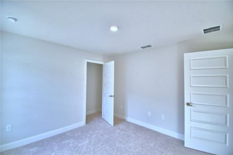 House in Auburndale, Florida 4 bedrooms, 201.51 sq.m. № 2215229 - photo 30