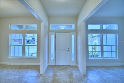House in Auburndale, Florida 4 bedrooms, 201.51 sq.m. № 2215229 - photo 2