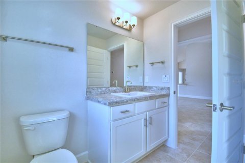 House in Auburndale, Florida 4 bedrooms, 201.51 sq.m. № 2215229 - photo 26