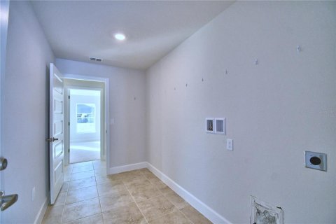 House in Auburndale, Florida 4 bedrooms, 201.51 sq.m. № 2215229 - photo 14
