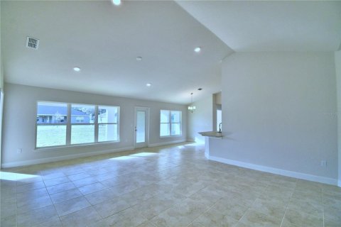 House in Auburndale, Florida 4 bedrooms, 201.51 sq.m. № 2215229 - photo 10