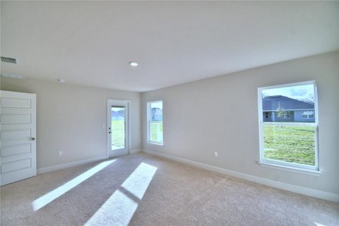 House in Auburndale, Florida 4 bedrooms, 201.51 sq.m. № 2215229 - photo 17
