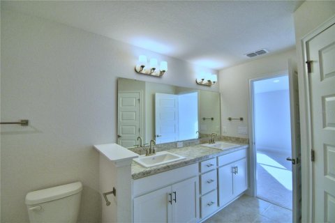 House in Auburndale, Florida 4 bedrooms, 201.51 sq.m. № 2215229 - photo 20