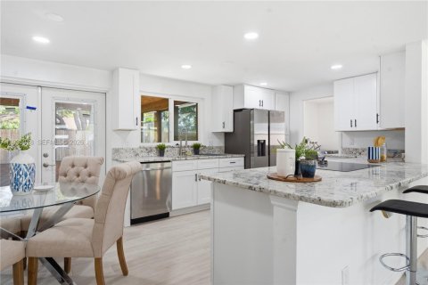 House in Brandon, Florida 3 bedrooms № 2006766 - photo 7