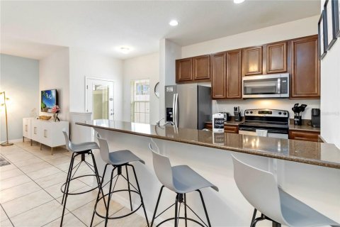 Townhouse in Kissimmee, Florida 5 bedrooms, 188.03 sq.m. № 1835154 - photo 8