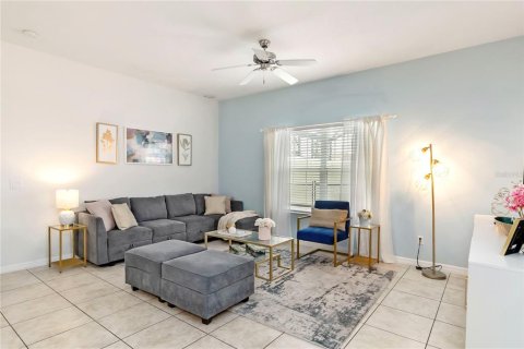 Townhouse in Kissimmee, Florida 5 bedrooms, 188.03 sq.m. № 1835154 - photo 4