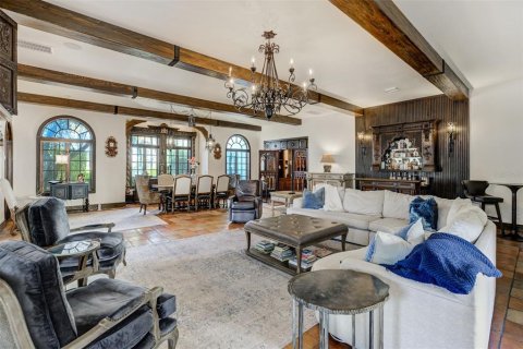 House in Belleair, Florida 5 bedrooms, 668.25 sq.m. № 1608097 - photo 5
