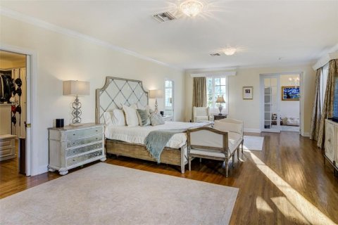 House in Belleair, Florida 5 bedrooms, 668.25 sq.m. № 1608097 - photo 15