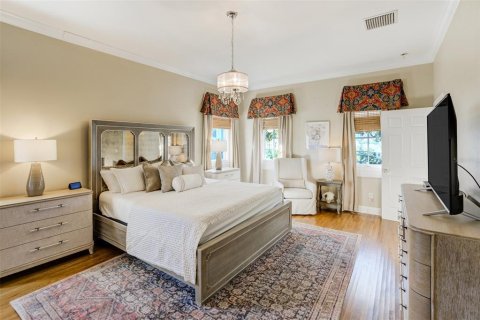 House in Belleair, Florida 5 bedrooms, 668.25 sq.m. № 1608097 - photo 24