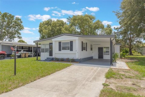 Apartment in Lady Lake, Florida 2 bedrooms, 89.84 sq.m. № 1822848 - photo 1